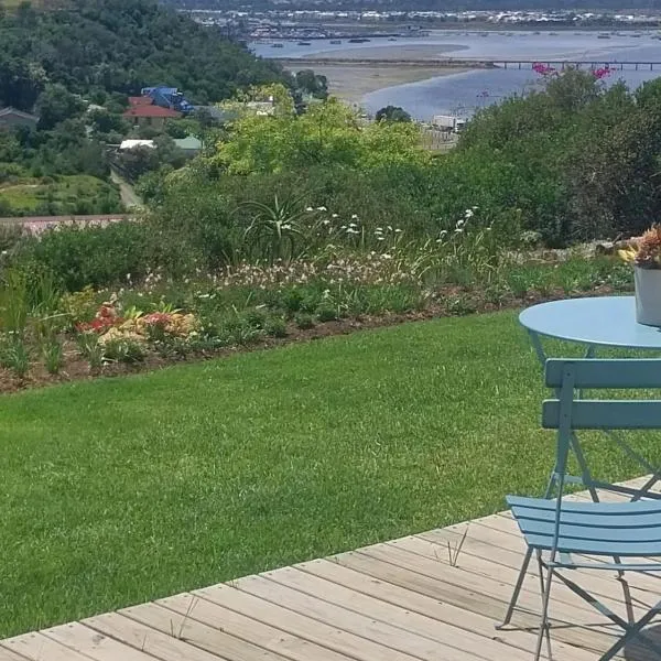 Knysna Private Estate Lagoon - Garden Apartments- Secure Estate, khách sạn ở Knysna