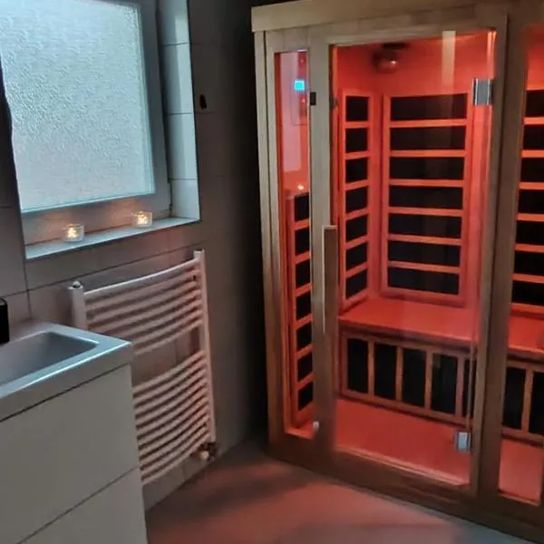 Mini wellness studio-near the airport, hotel v Smeldniku