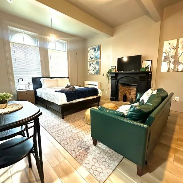 Newly renovated apartment in the heart of Detroit!, hotel in Detroit