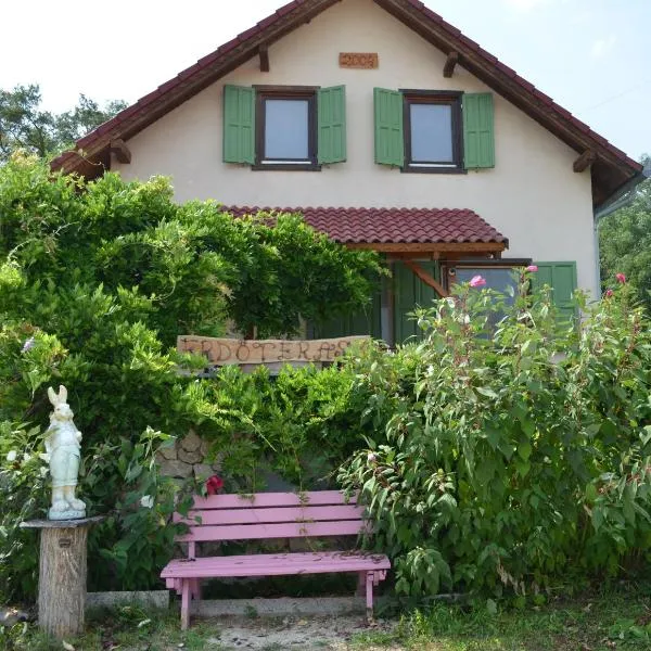 Erdőterasz Vendégház - Teljes ház, hotel v destinaci Kehidakustány