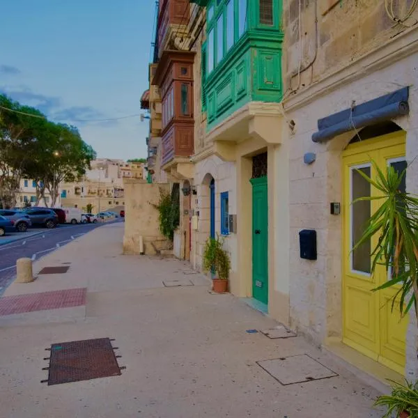 Sea Front Studio with Valletta Views, hotel v destinaci Kalkara