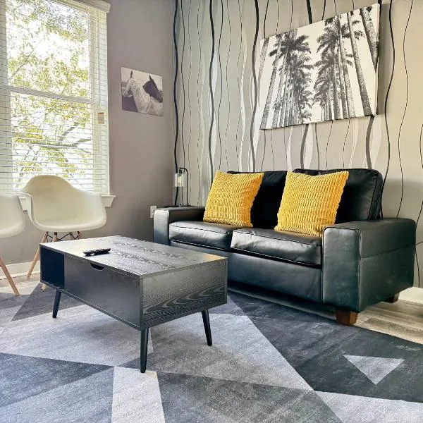 Luxury New 1B1B Private Balcony w Washer Dryer 525Pkwy215: Atlanta'da bir otel