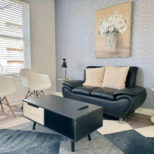 Luxury New 1B1B Private Balcony w Dryer Washer 525Pkwy211, hotel in Atlanta