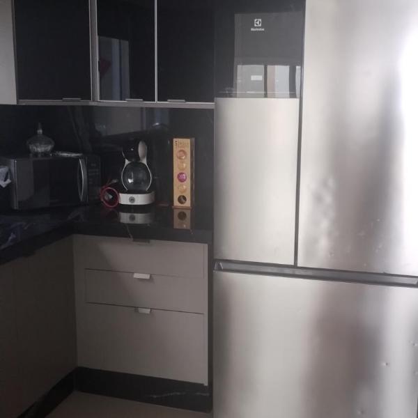 Quarto com ar e banheiro estacionamento e Wi-Fi - Foto 4