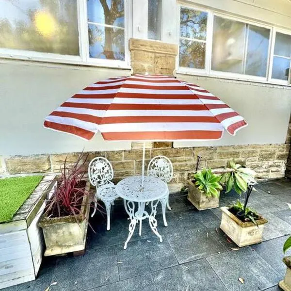 One Bed Apartment - Coogee Beach, hotel u gradu Sidnej