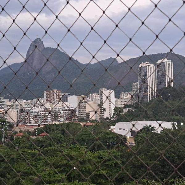 Lindo Apto 2 qts AR Botafogo praia do Leme prox ao Rock in Rio