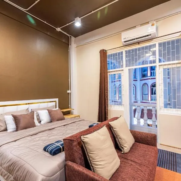 Queen On Street Guest House, hotel v destinaci Ban Lo Long