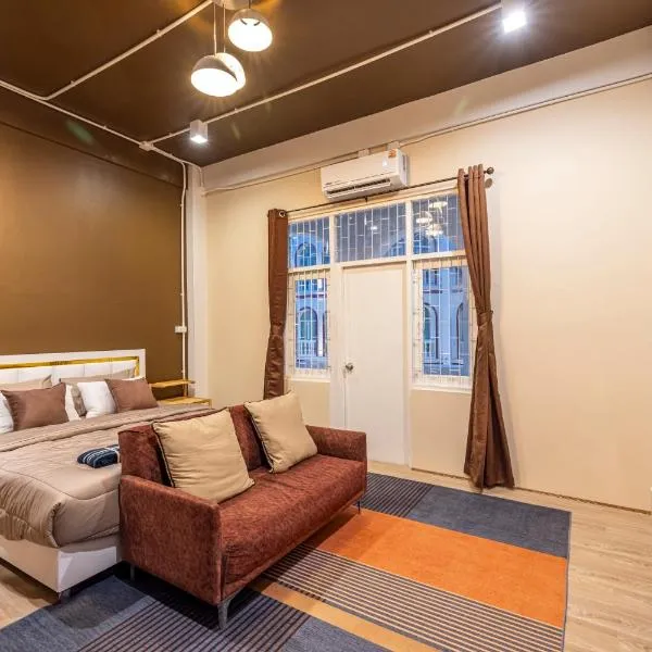 Queen On Street Guest House, ξενοδοχείο σε Ban Lo Long