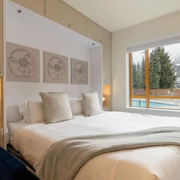 Newly Renovated KING BED STUDIO in the Village, hotel v destinaci Whistler