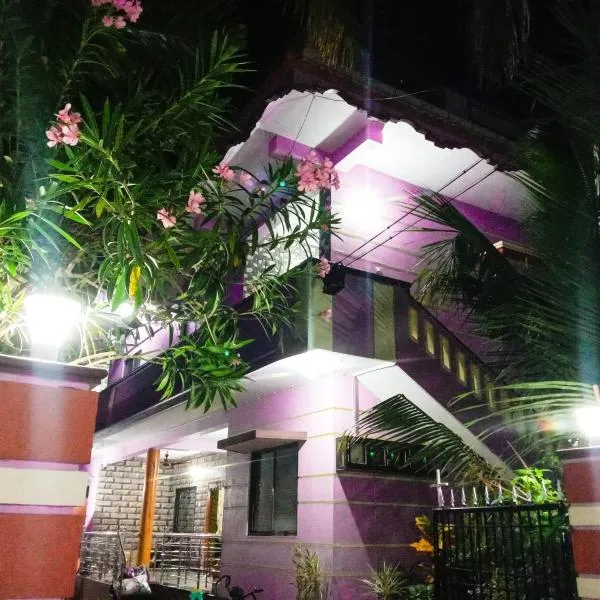 Vian Homestay, hotel v destinaci Honāvar