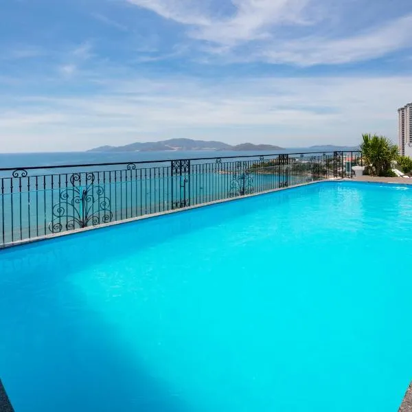 Daphovina Hotel, hotel en Nha Trang