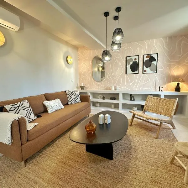 La Maison Cavet 5 Appartements de standing au cœur du village – hotel w mieście Sanary-sur-Mer