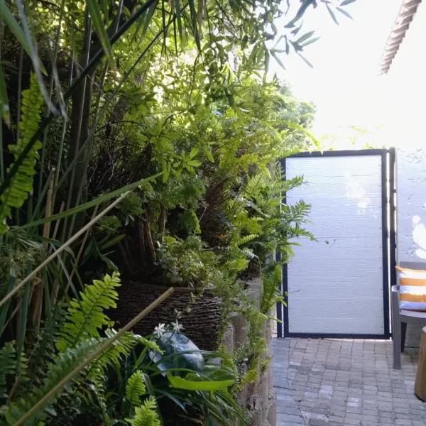 81 A & Away Studio apartment West Wing, hotel in Mossel Bay