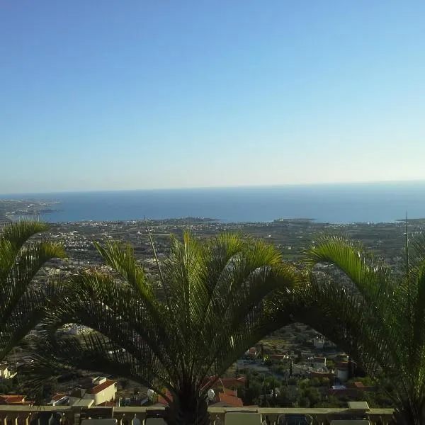 Panoramic Seaview Villa ZEUS, hotel sa Paphos City