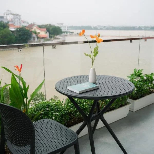 Như Ý Riverside Homestay, hotel in Hue