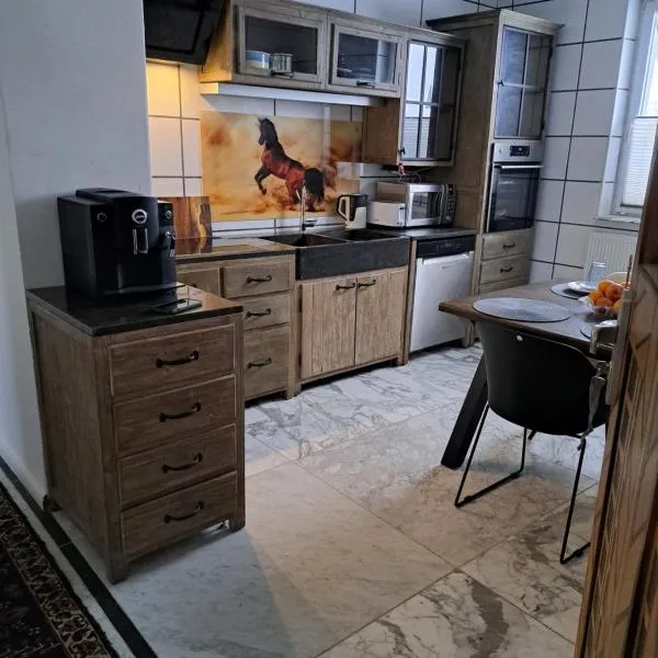 Rim Ferienwohnung in Lauchhammer 1 OG 100 qm, hotel en Lauchhammer