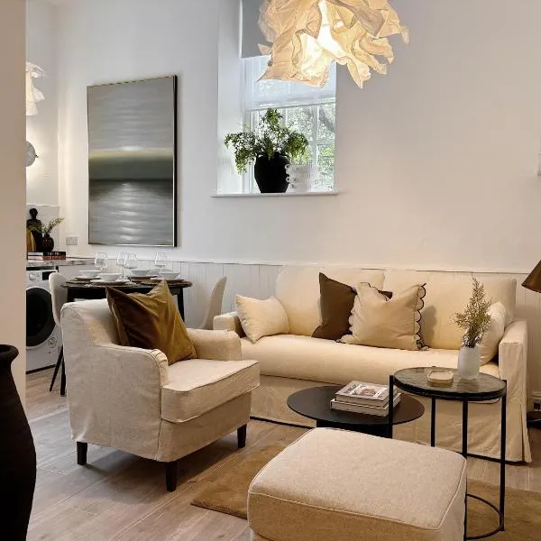 Central Todmorden 2 Bedroom Apartment, hotel in Todmorden