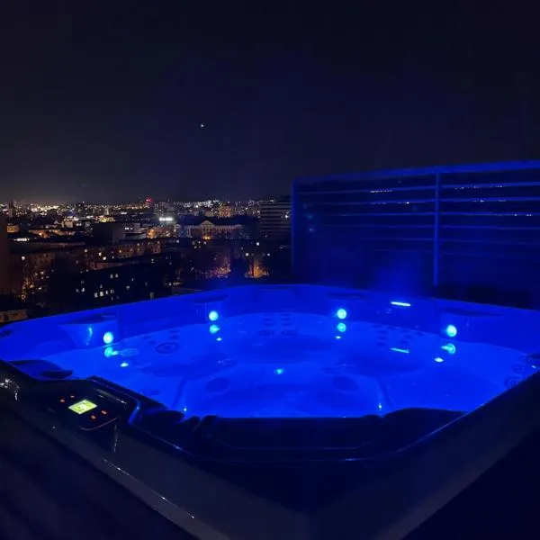 SkyLuxe Old Town Penthouse, hotel in Košice