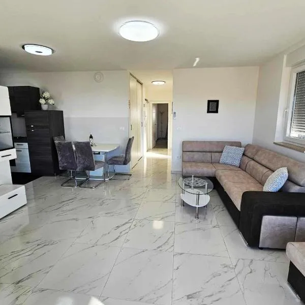 APP Mary, hotelli kohteessa Novigrad Istria