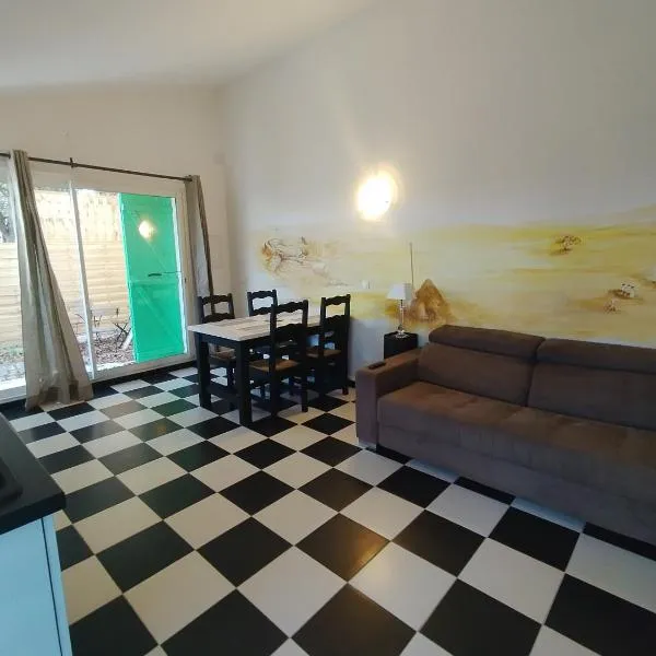 Appart F2 - 4 couchages avec jardin – hotel w mieście Saint-Laurent-de-la-Salanque