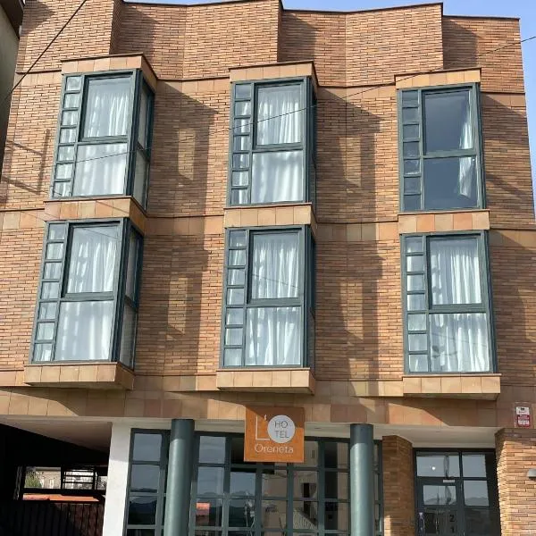 HOTEL ORENETA - Gironella, hotel Gironellában