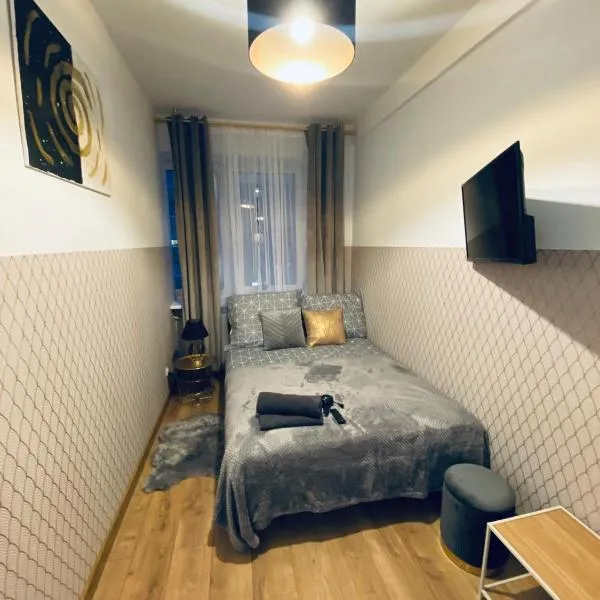 ClickTheFlat Wola Apart Rooms, hotel in Warsaw