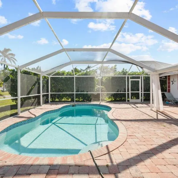 Superb Holiday Villa with a Pool in Bonita Springs, Hotel in Bonita Springs