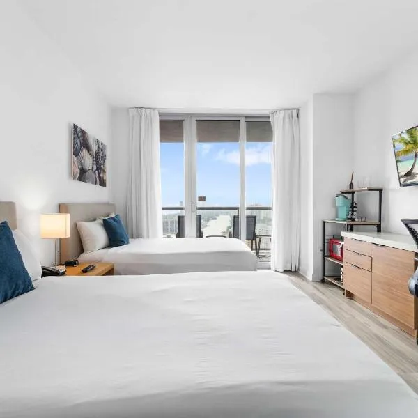 Modern New Studio Balcony & Pool, hotel v destinaci Hallandale Beach