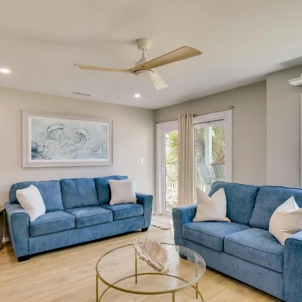 Emerald Isle Condo with Indoor Pool and Beach Access!, hotel in Emerald Isle