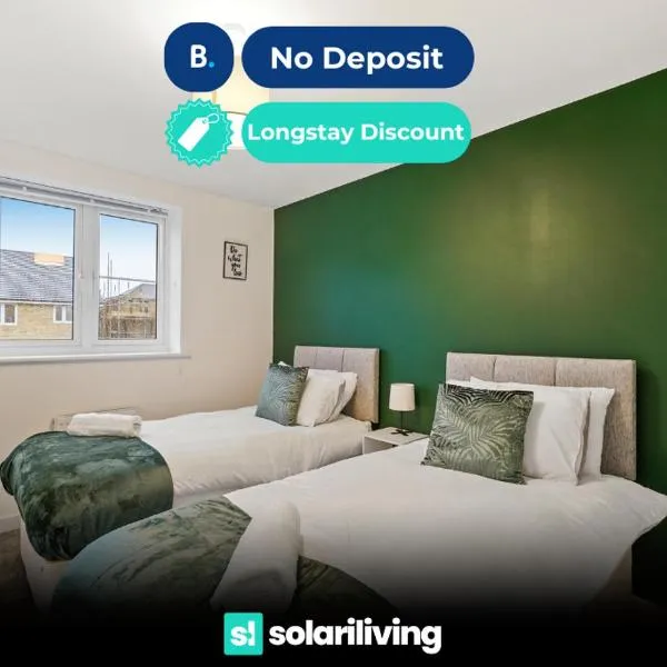 Lux 4 Bed Contractor x Relocator Apartment, 30 Percent Off Monthly Stays, FREE Multiple Parking Spaces, Super Fast WiFi, Streaming Services included, Close to A1, hotel in Peterborough