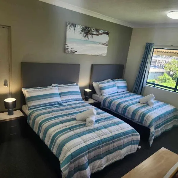 Coastal Breeze Studio- Steps from CBD,Stadium&Ferry, hotel in Townsville