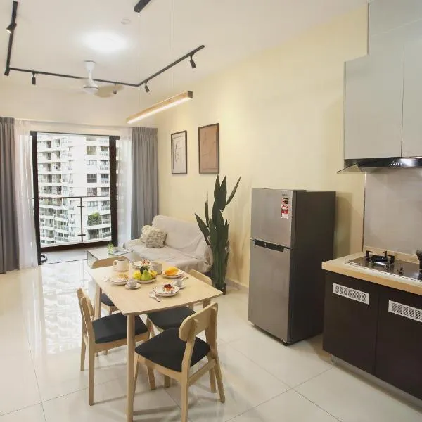 Cozy Beach Escape: 2BR Muji Gem, hotel in Johor Bahru