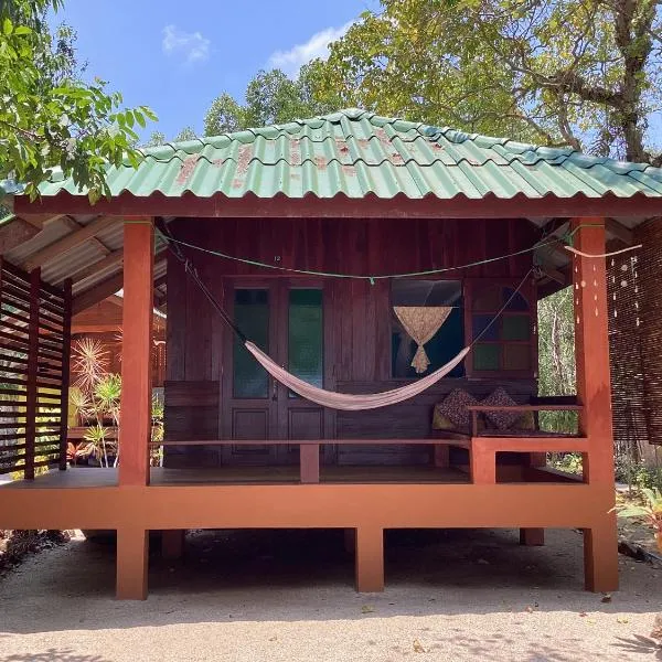 Sawasdee Resort, hotel in Koh Chang Ranong