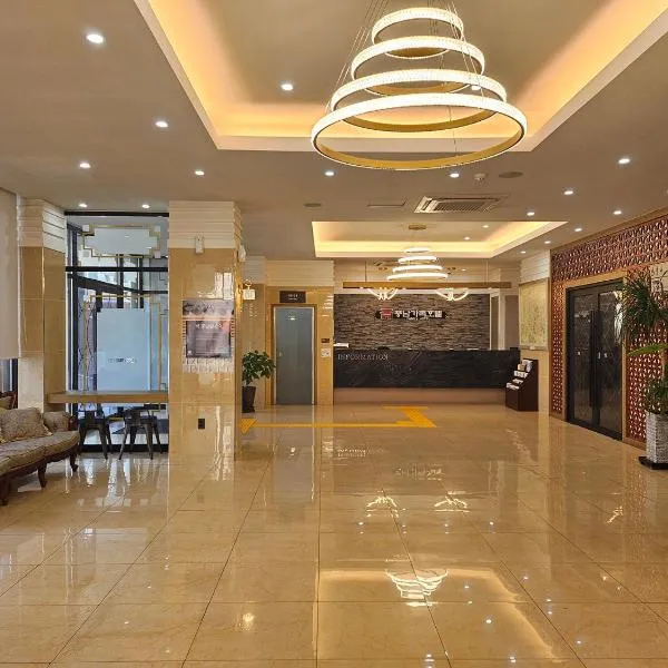 Jeonju Pungnam Family Hotel, hotel v destinaci Čondžu