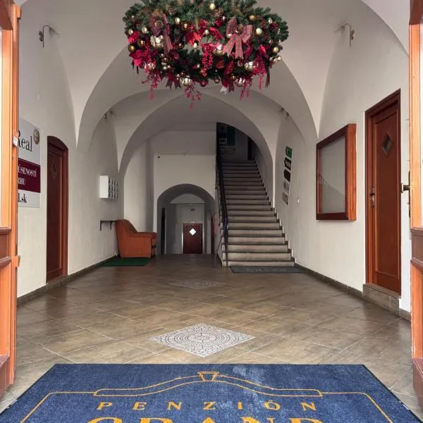 Penzión Grand, Self Check-In, free private parking, hotel v destinaci Banská Bystrica
