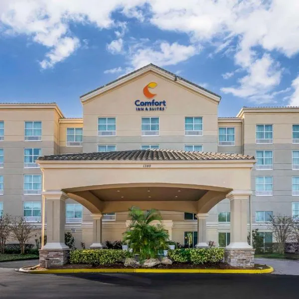 Comfort Inn & Suites Tavares North、タバレスのホテル