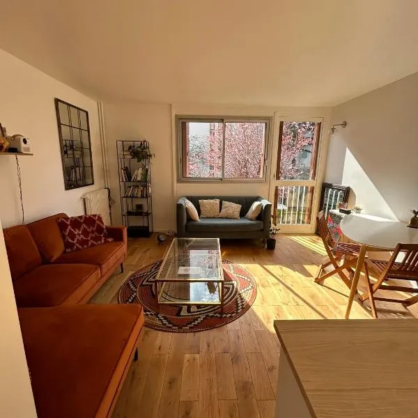 Appartement lumineux Mairie des Lilas, hotel a Les Lilas