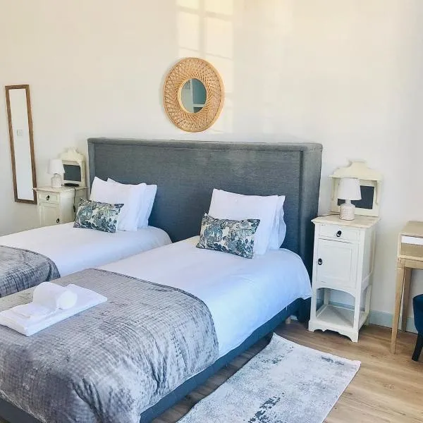 Casa da Cerca-Suíte Aconchegante com Piscina, hotell i Runa