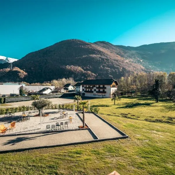 Hotel Base Camp Lodge - Albertville, hotel v destinaci Albertville