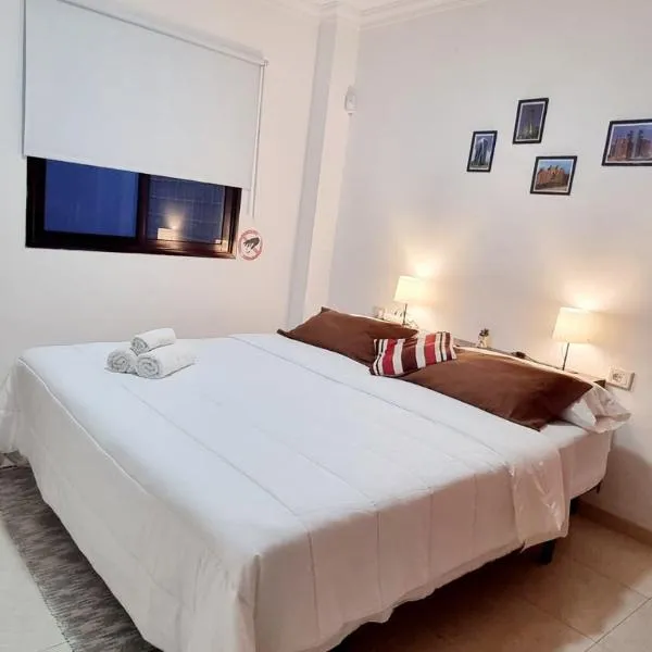 ALMar We Go! Alcalá - Habitaciones Privadas en piso compartido Frente al Mar - Private Rooms in shared Apartment, hotel in Alcalá