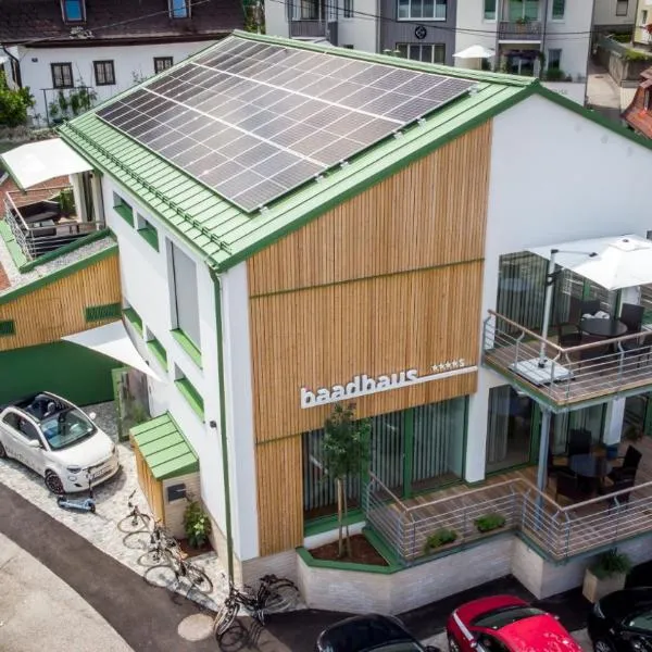 baadhaus - 4 Sterne Superior, hotel v destinaci Traunkirchen