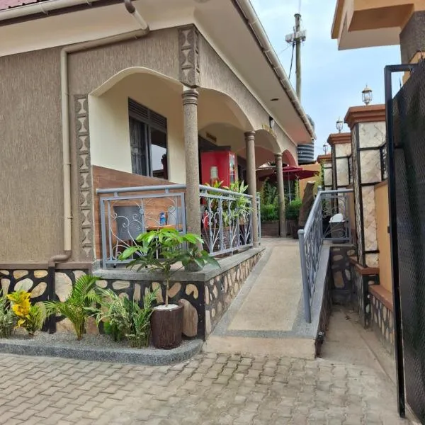 Greena Royal Suites, hotel a Mityana