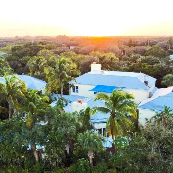 The Caribbean Court Boutique Hotel, hotel in Vero Beach
