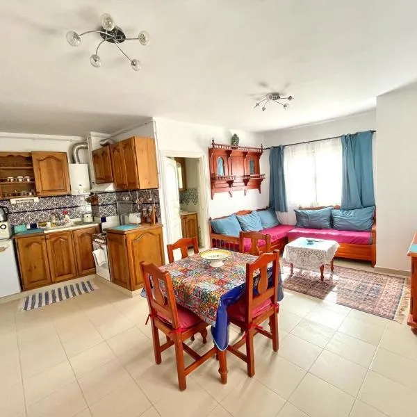 Penthouse prés médina avec vue mer et terrasse, hotel in Sousse