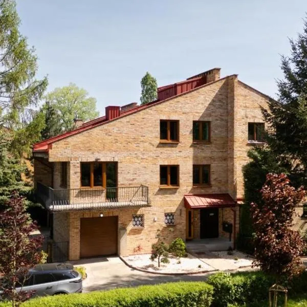 Golden Home Saska Kępa&Boutique Villa in the Heart of Warsaw, hotel in Warsaw