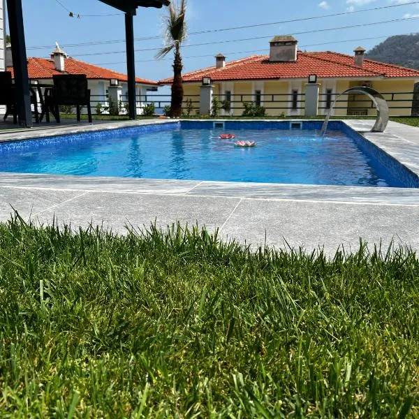 Black Pearl Private Luxury Villa with pool & Sea View, hotel in Marmaris