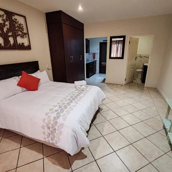 Ocean View Villas F10, hotel in Port Edward