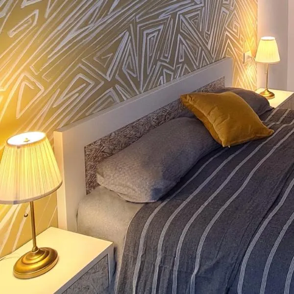 Be Magenta, Art Home - Yellow style - Near Milano, Rho Fiera, Malpensa, hotel v destinácii Magenta