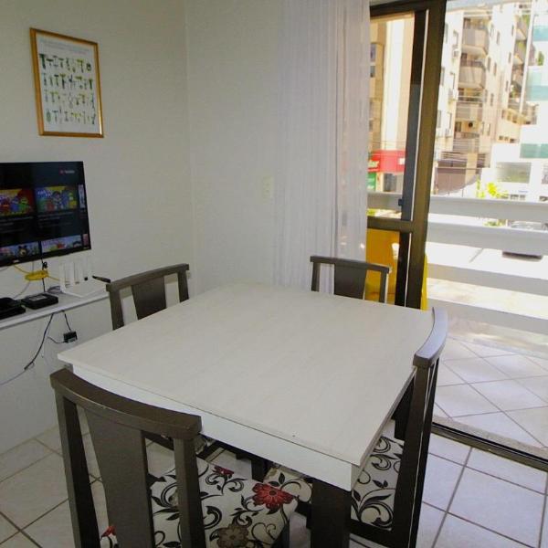 1018 Apartamento na quadra do mar um dormitório - Foto 2