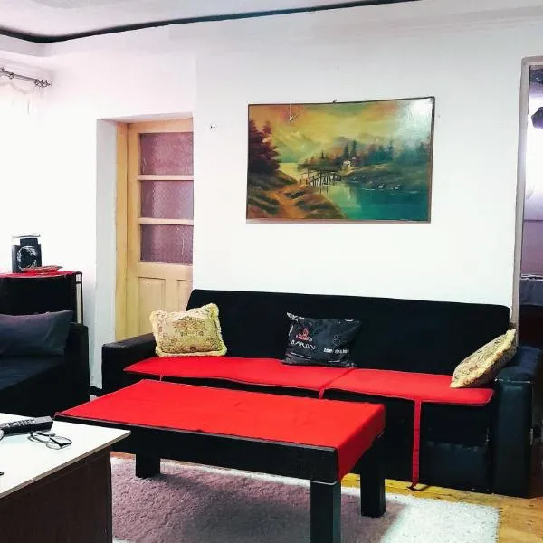 Rosewood Balkan Cottage, hotel in Skopje